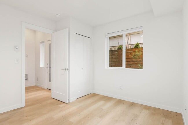 Building Photo - 18514 Meridian Ave N