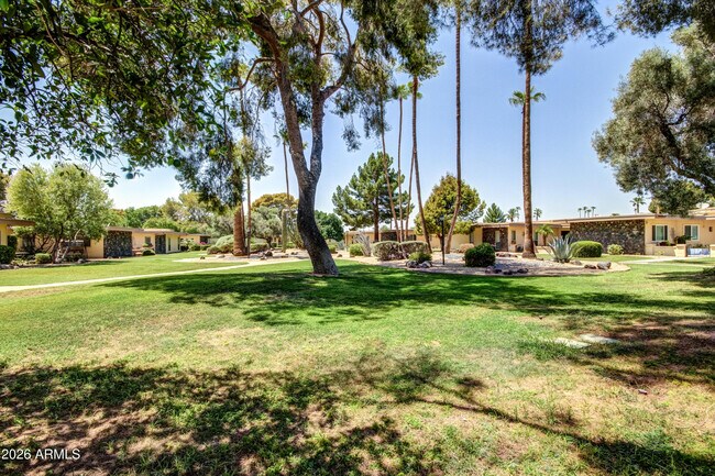 Building Photo - 10330 W Thunderbird Blvd