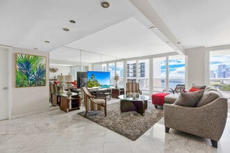 Building Photo - 1717 N Bayshore Dr