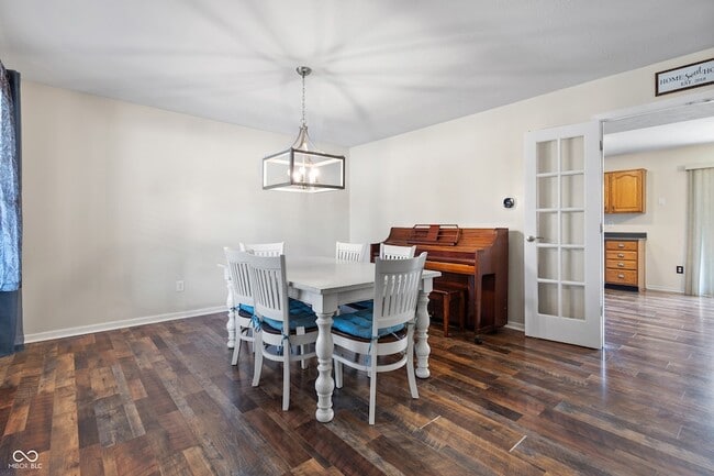 Building Photo - 7913 Meadow Bend Ln