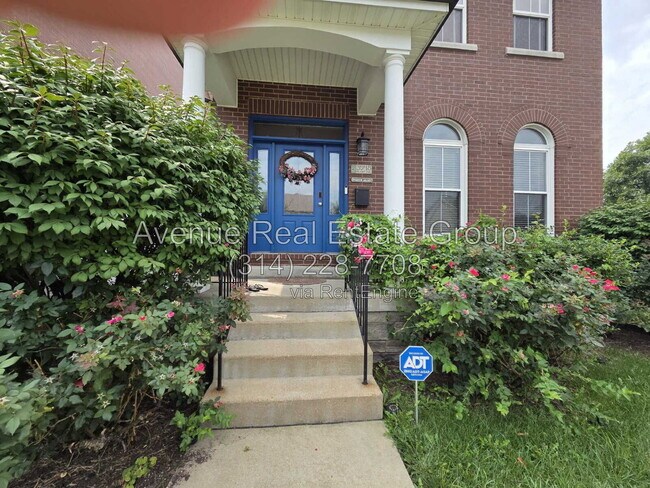 Building Photo - 3948 Blaine Ave