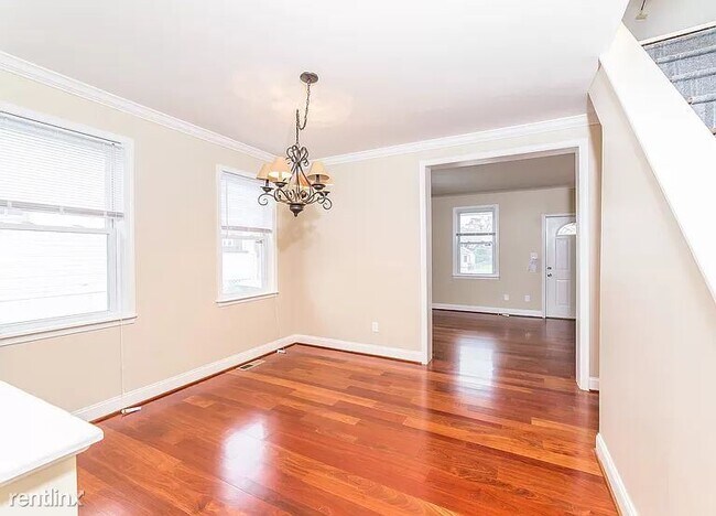 Building Photo - 3 br, 1.5 bath House - 2708 White Ave