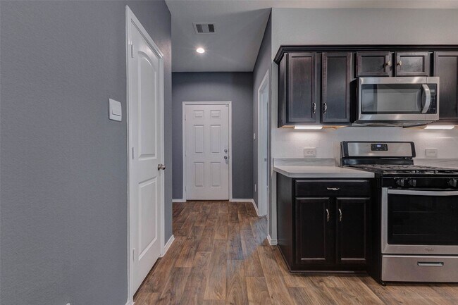 Building Photo - 5114 Jasmine Dawn Dr