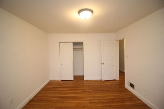 Building Photo - Lovely Towson 3bd/2ba Rowhome w/ CAC & W/D...