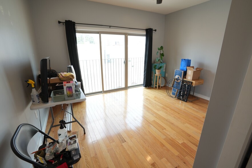 Building Photo - 341 Cantrell St