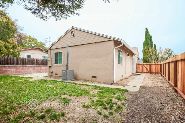 Building Photo - 500 Baywood Dr