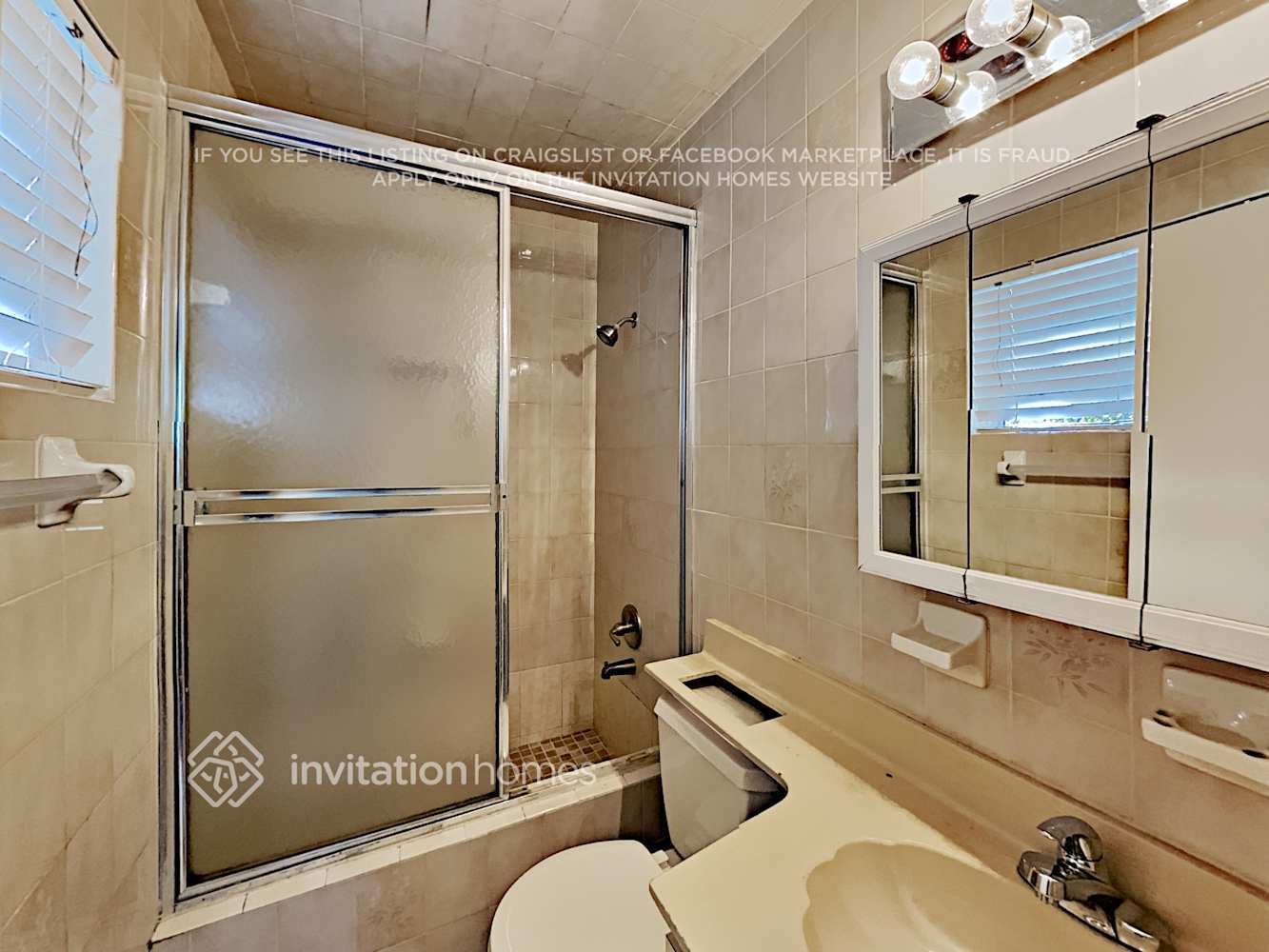 Building Photo - 4725 NW 2nd Ct