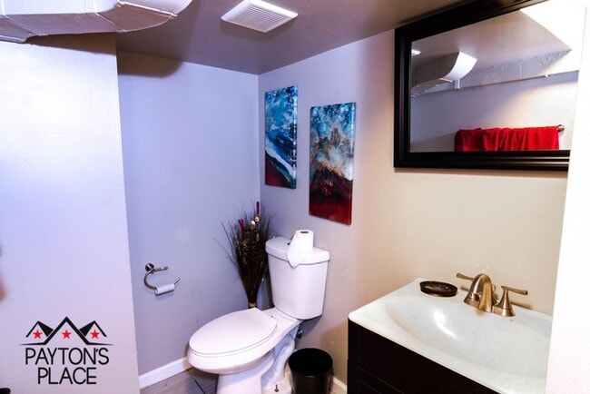 Building Photo - Spacious Single Family home with Huge Back...