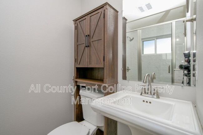 Building Photo - 1204 Baker St