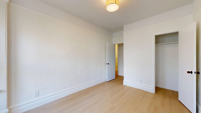 Building Photo - 1659 Grant Ave