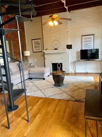 Building Photo - 523 Dumaine St