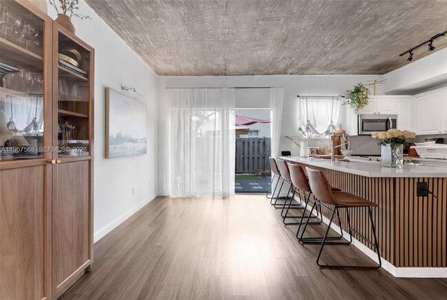 Building Photo - 5265 NW 112th Ave