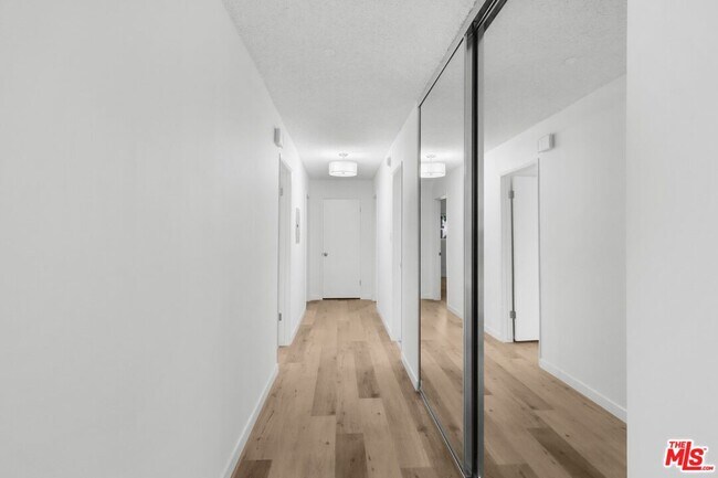 Building Photo - 1114 12th St