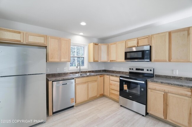 Building Photo - 458 Country Pl Dr