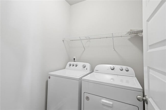 Building Photo - 3237 Cedar Crest Way