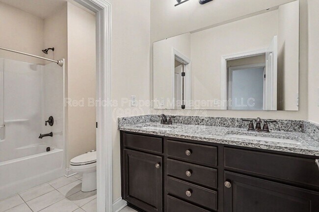 Building Photo - 655 Brookhaven Dr