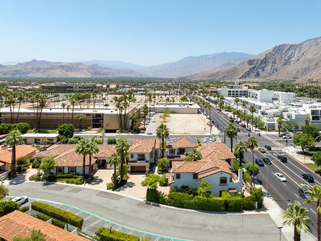 Building Photo - 546 N Indian Canyon Dr