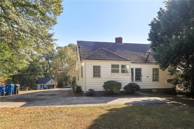 Building Photo - 2649 Jefferson Terrace