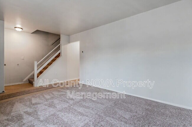 Building Photo - 906 Anvil Rd