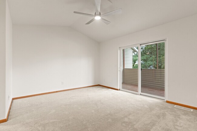 Building Photo - 13 Redtail Ct