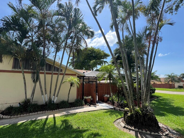 Building Photo - 1232 Pitusa Ct
