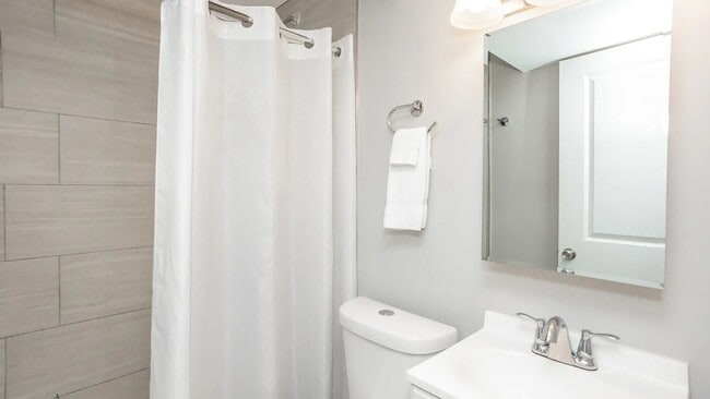 Building Photo - 1922 N Rockwell St