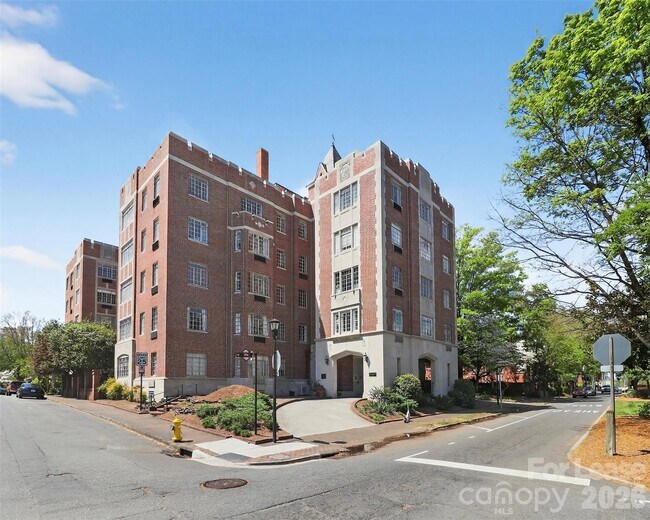 Building Photo - 301 W 10th St