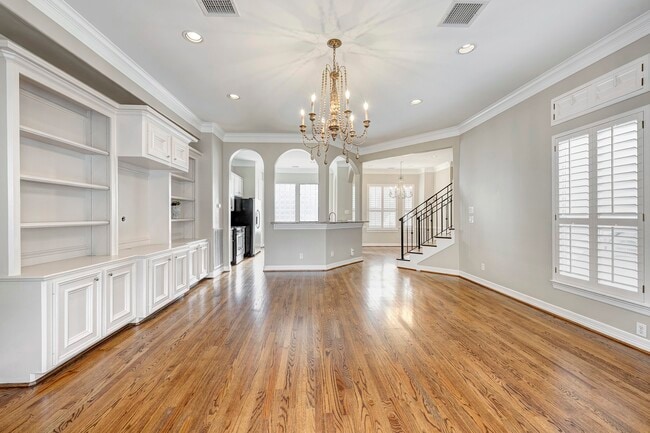 Building Photo - 3318 W Dallas St