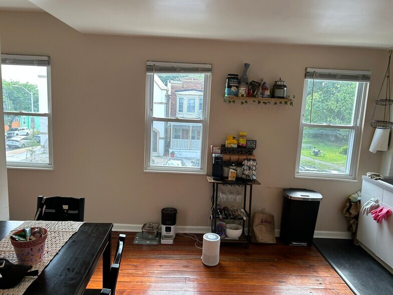 Building Photo - 3001 Huntingdon Ave