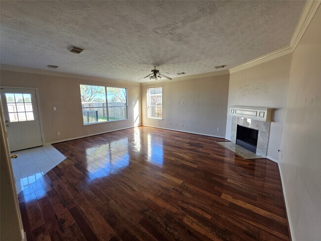 Building Photo - 4815 Knights Branch Dr