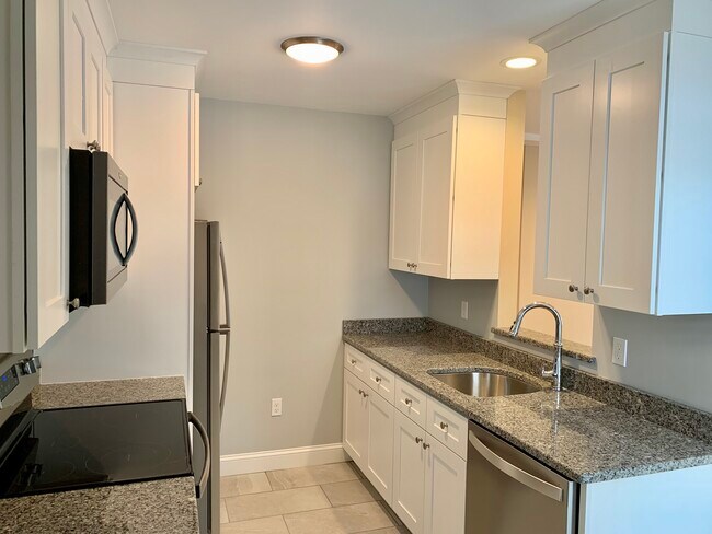 Building Photo - 226 Main St