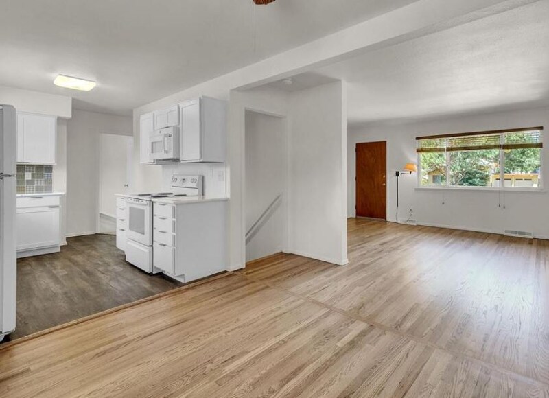 Building Photo - 2111 Clarkson Dr