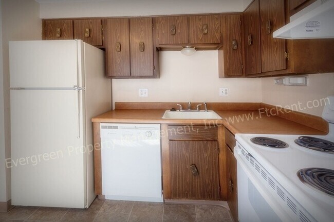 Building Photo - 1707-1721 E 16th St