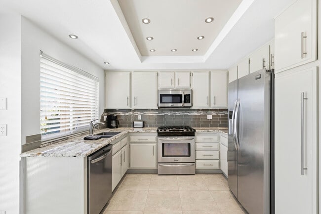 Building Photo - 41517 Armanac Ct