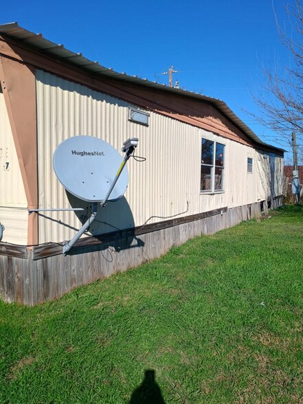 Building Photo - 1801 S Business 45