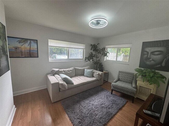 Building Photo - 1107 NW 4th Ave