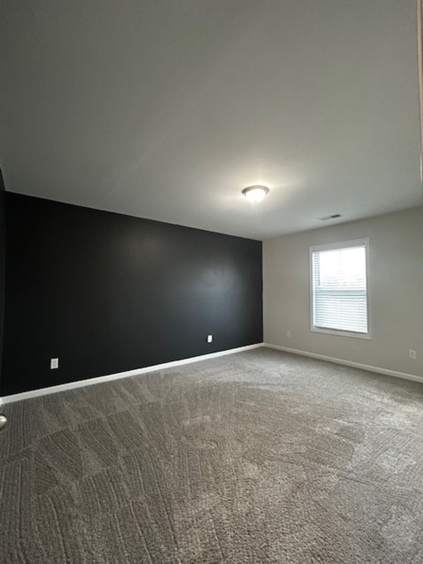 Building Photo - 747 Bustling Br Ln