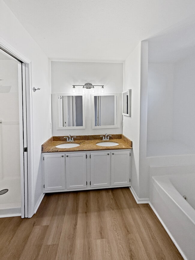 Building Photo - 2656 Bracston Rd