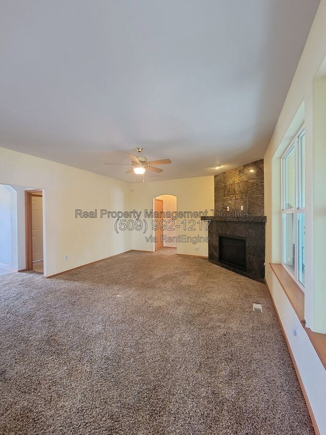 Building Photo - 4111 Joshua Dr