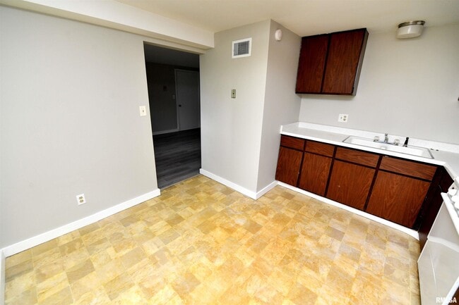Building Photo - 105 Paradise Ct