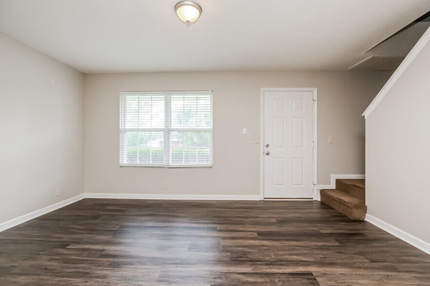 Building Photo - 1440 Westview Dr