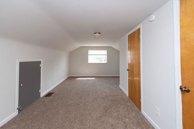 Building Photo - WESTWOOD-4 BEDROOM 2 BATH WITH OPEN FLOOR ...