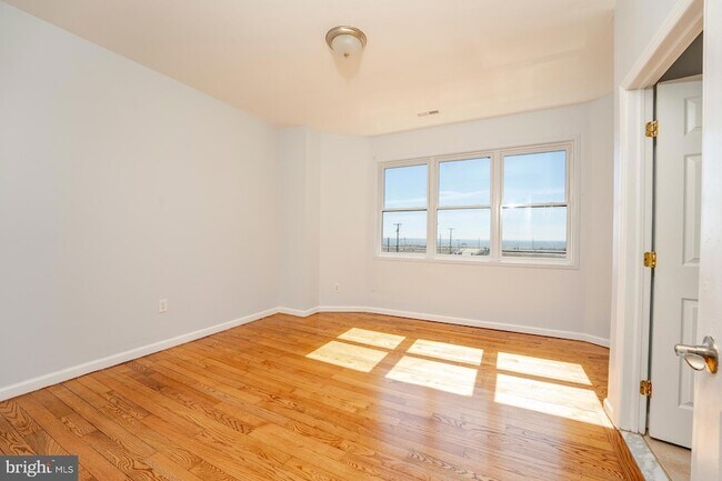 Building Photo - 222 S Rhode Island Ave