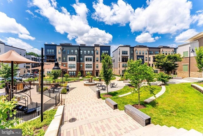 Building Photo - 1668 Bandit Loop