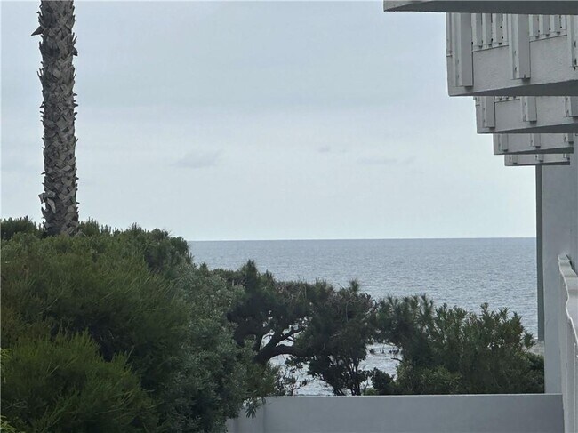 Building Photo - 640 The Village