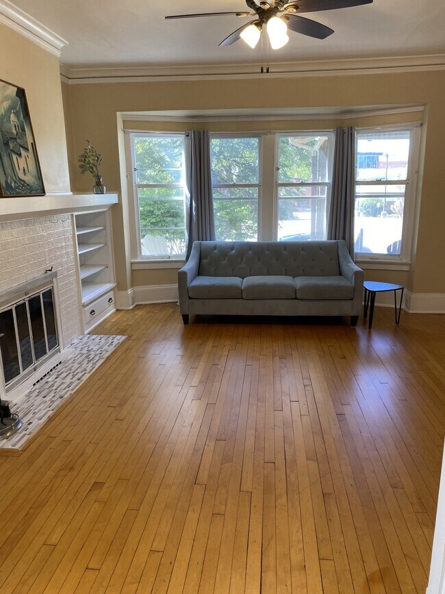 Building Photo - 3406 N Downer Ave