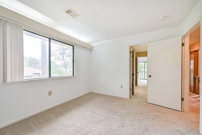 Building Photo - 16040 Dunes Dr
