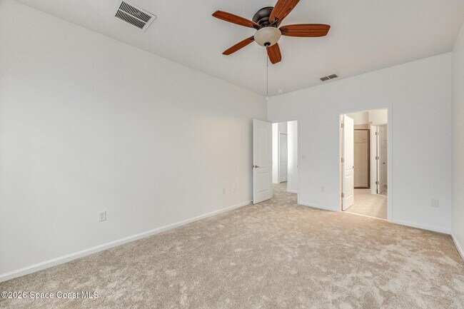 Building Photo - 733 Ventura Dr