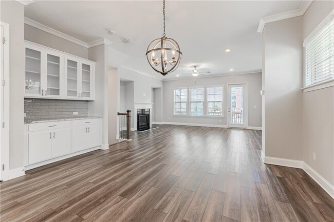 Building Photo - 5051 Pinckney Ln