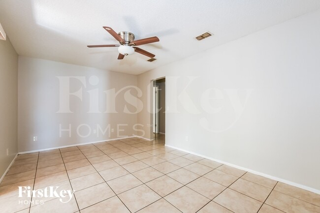 Building Photo - 1701 Freeman Dr